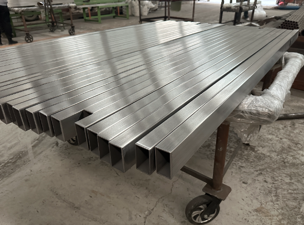 济南新能源汽车用不锈钢方管 现货